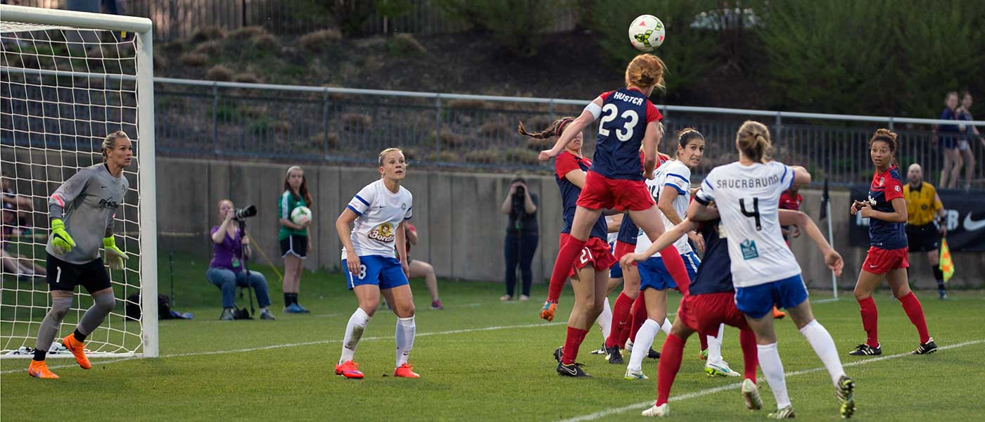 Tori Huster against FC Kansas City.
