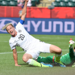 Abby Wambach and Catalina Pérez in the first few minutes of the match.