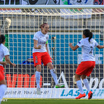 Sabrina Delannoy (PSG) celebrates her goal (penalty).