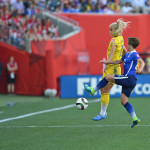 Sweden's Sofia Jakobsson and USA's Meghan Klingenberg.