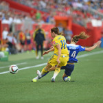 Sweden's Jessica Samuelsson and USA's Morgan Brian vie for the ball.