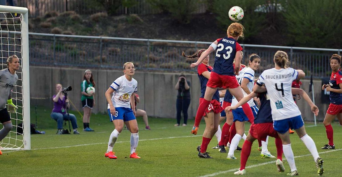 Tori Huster against FC Kansas City.