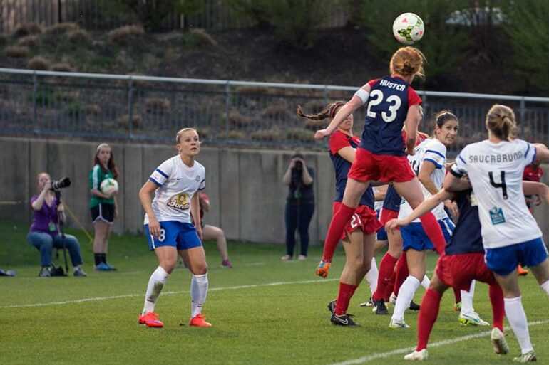 Tori Huster against FC Kansas City.