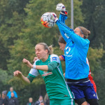 Desirée Schumann (FFC) in action. (But is Garefrekes even jumping? Probably not.)