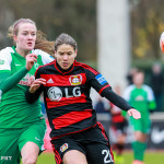 Stefanie Antonia Sanders (WB) and Annike Krahn (B04L) vie for the ball.