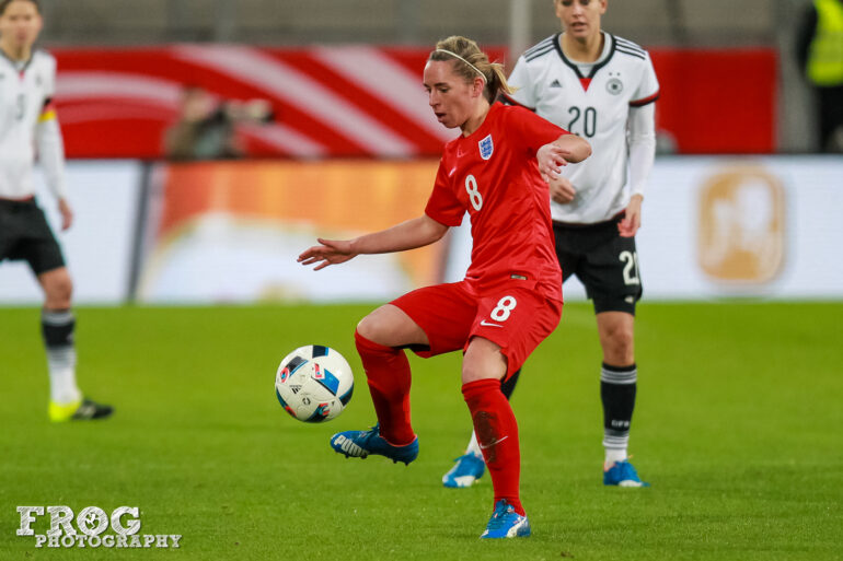 Jordan Nobbs controls the ball.