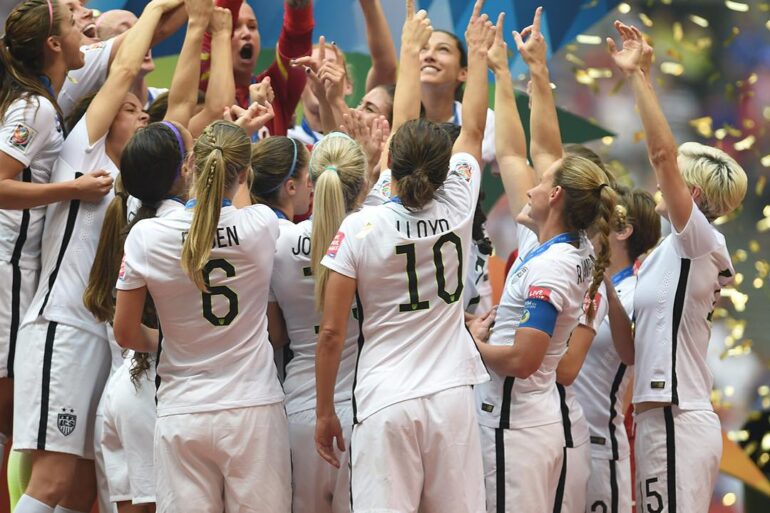 uswnt celebrating 2015 world cup win