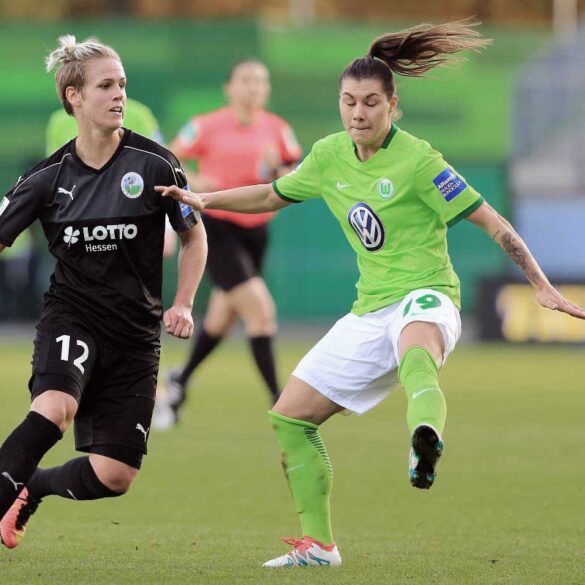 Sophie Schmidt and Ramona Bachmann. Photo by Tom Seiss.