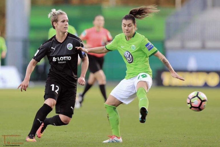 Sophie Schmidt and Ramona Bachmann. Photo by Tom Seiss.