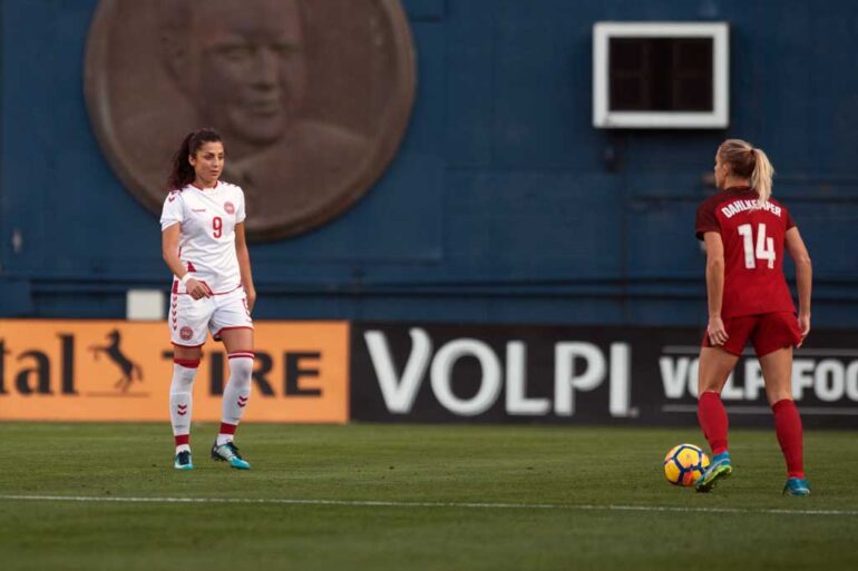 Nadia Nadim and Abby Dahlkemper square off. (Manette Gonzales)