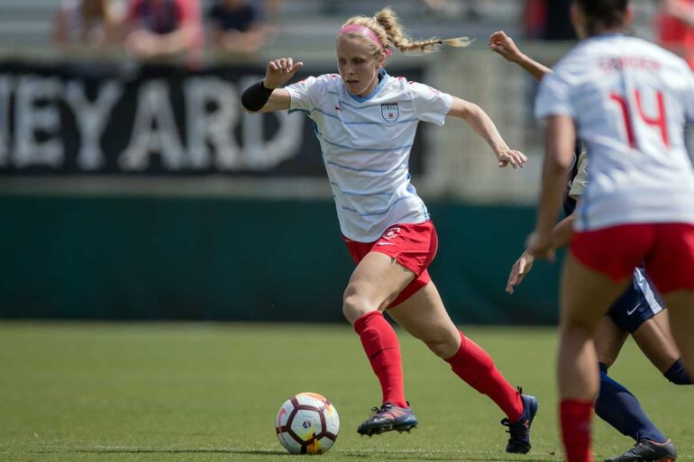 Nikki Stanton on the ball for the Chicago Red Stars. (Shane Lardinois)