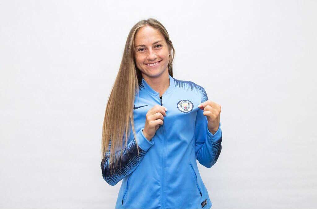 Janine Beckie signs for Manchester City. (Manchester City)