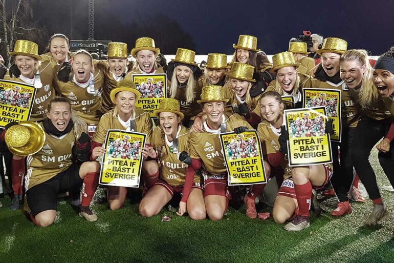 Pitea IF celebrating after winning the 2018 Damallsvenskan (Pitea IF).