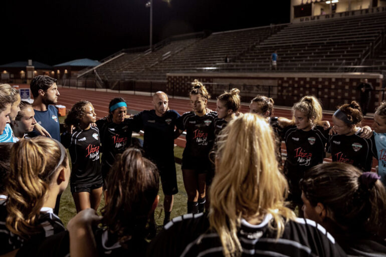 Nashville Rhythm team huddle. (Michael Patton)