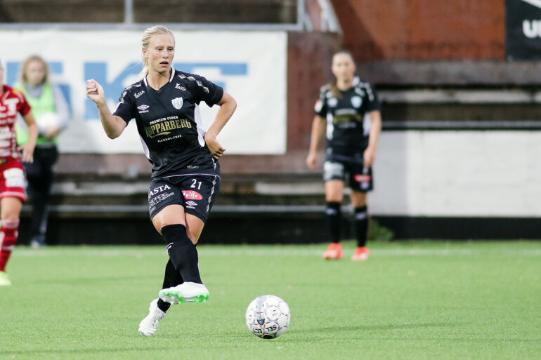 Rebecka Blomqvist playing for Kopparbergs/Goteborg FC. (Per Montini)