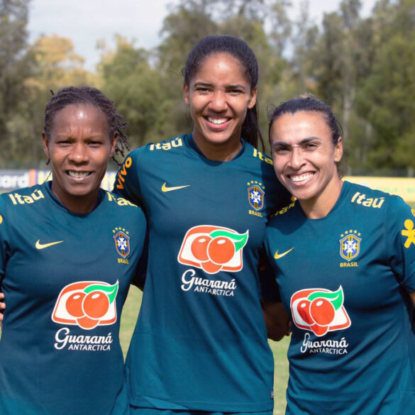 Lais Araujo (middle) with Formiga and Marta during camp with the Brazilian National Team.