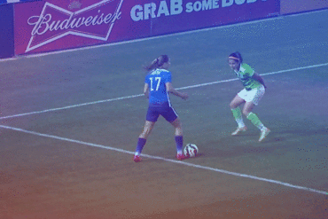 Tobin Heath elastico against Mexico in .gif format.