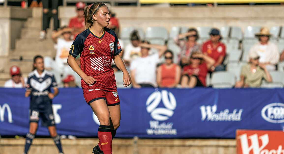 Fiona Worts playing for Adelaide United. (Adelaide United)