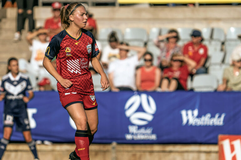 Fiona Worts playing for Adelaide United. (Adelaide United)