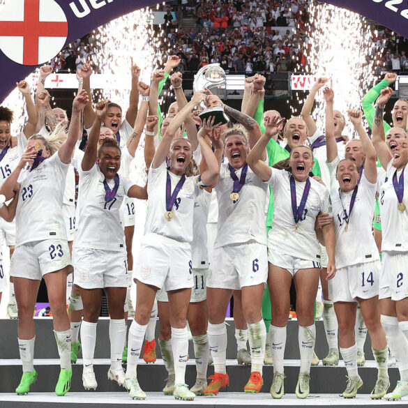 England lifting the Euro 2022 trophy after defeating Germany in the final. (Getty Images)