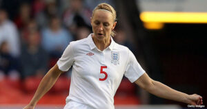 Faye White playing for England. (Getty Images)