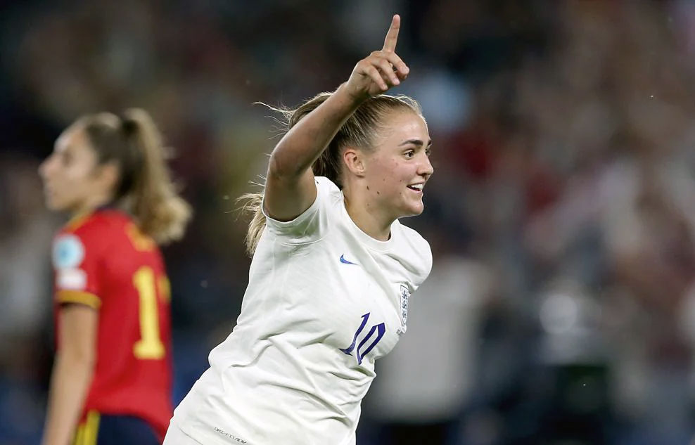 Georgia Stanway celebrates her game-winning goal against Spain in the 2022 Euro quarterfinals. (Getty Images)