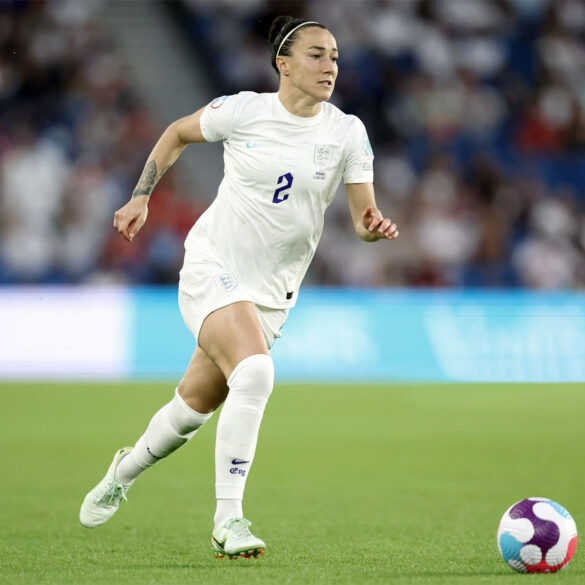 England's Lucy Bronze on the ball during the 2022 UEFA Euros. (Getty Images)