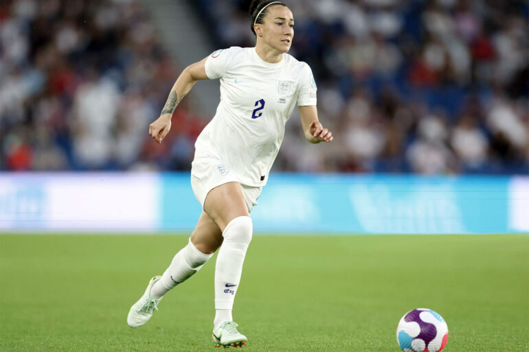 England's Lucy Bronze on the ball during the 2022 UEFA Euros. (Getty Images)