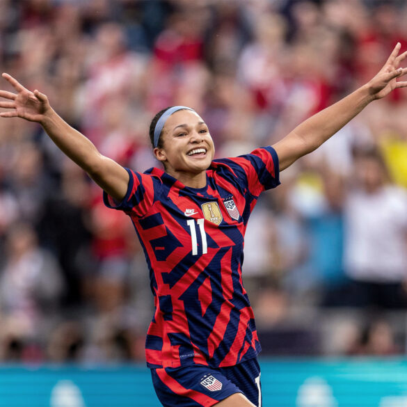 Sophia Smith celebrating with the U.S. Women's National Team. (Brad Smith / ISI Photos / Getty Images)
